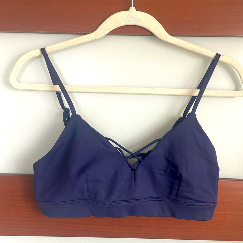 Alo Interlace Bra in rich navy (sz. Medium)